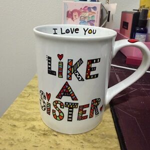 Charming 'Like a Sister' Mug with Heartfelt Design
